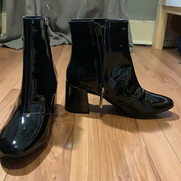 Black Urban Outfitters Boots - Picture 2 of 3